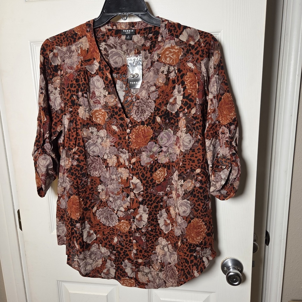 Torrid sz 0 or L Harper button up tunic top NWT boho floral cheetah 100% rayon